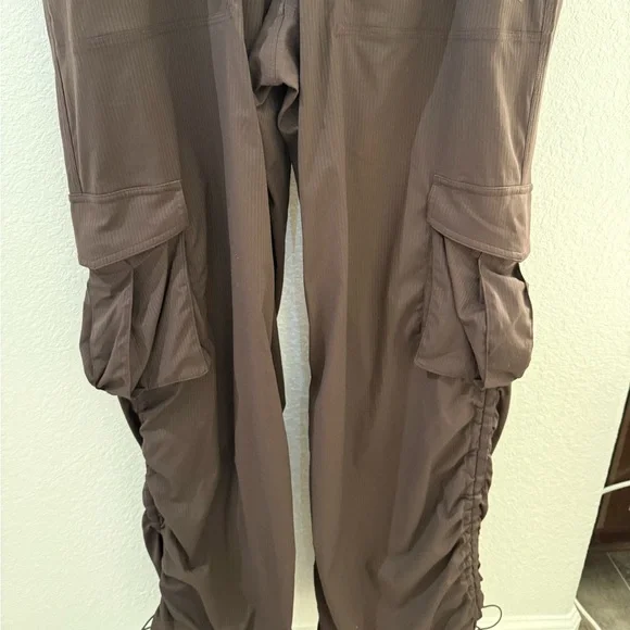 Lululemon Dance Studio Relaxed Fit Midrise Cargo Pant - Picture 10 of 10